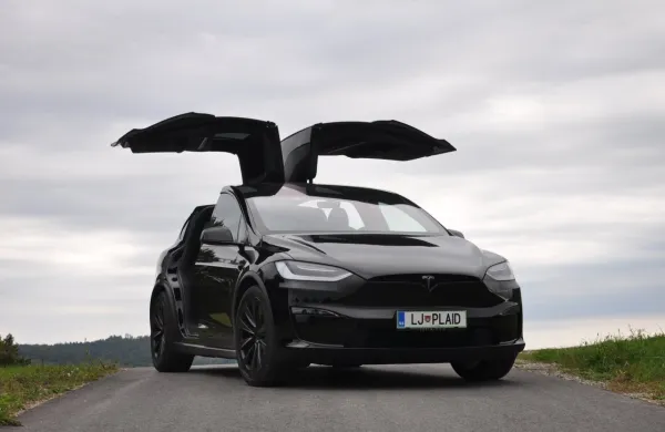 tesla 