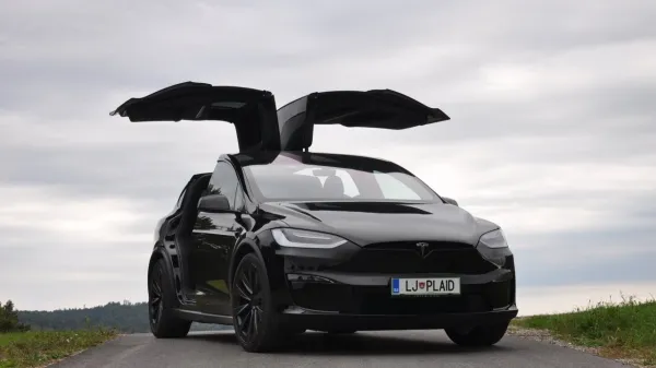 tesla 