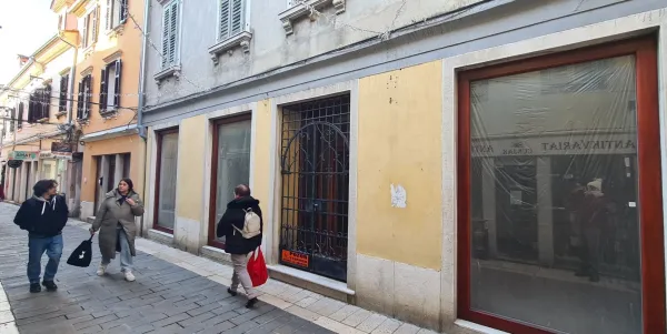 zaprt lokal, Koper 