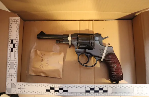 Revolver, ki so ga kriminalisti zasegli pri 58-letniku.