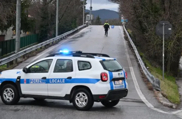Most, ki povezuje Bane s pokrajinsko cesto &scaron;t. 1, je zaprt.