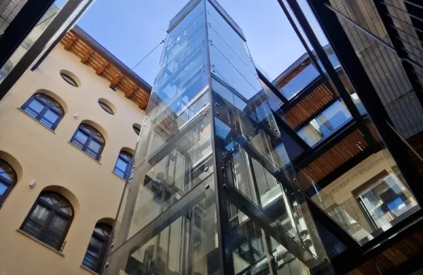 Univerza v Novi Gorici je za potrebe študentskega doma kupila eno najlepših palač v Gorici