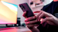 nedovoljeno fotografiranje telefonunsplash.com ni potreben podpis avtorja