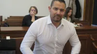 Predobravnavni narok zoper Roka Snežiča zaradi obtožb o o&scaron;kodovanju upnikov.