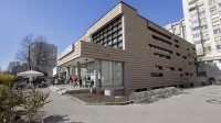 Center kulture &Scaron;panski borci Dogodek prina&scaron;a srečanje otro&scaron;kih folklornih skupin, odraslih folklornih zasedb ter poustvarjalcev glasbenega izročila
