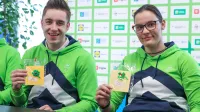  Alpski smucar Jernej Slivnik in smucarska tekacica Tabea Dolzan pred odhodom slovenske ekipe na zimske paraolimpijske igre v Italijo.
