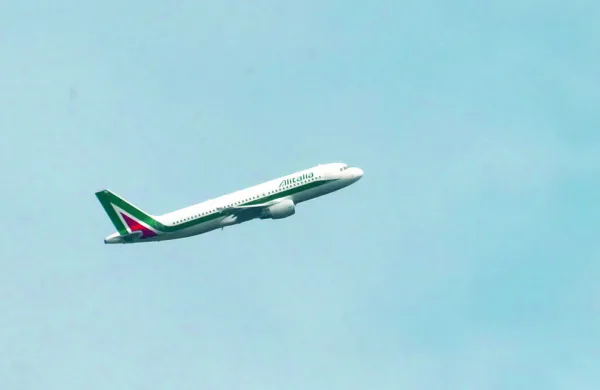 Letalisce FVG Ronchi dei Legionari, Ronki, otvoritev zelezniska postaja - intermodalno sredisce, letalo Alitalia