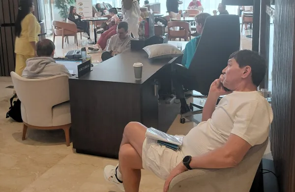 dubaj 2026 turisti hotel napad