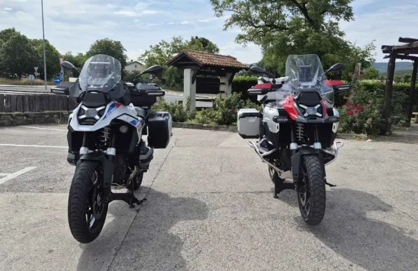 Na vrhu Hondin skuter, močno priljubljen tudi BMW-jev pustolovec