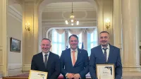 Prejemnika plakete za delovne uspehe, Marko Mikulin in Jernej Kogoj.