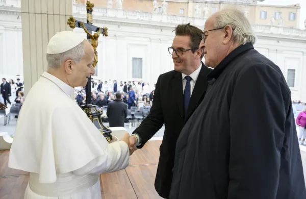 Novogori&scaron;ki župan Samo Turel in župan Gorice Rodolfo Ziberna sta se danes v Vatikanu srečala s papežem Leonom XIV. 