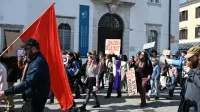V nedeljo, 8. marca, je v Kopru potekal feministični shod za dan žena.