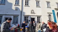 Na mestni sprehod v iskanju Santorijevih sledi