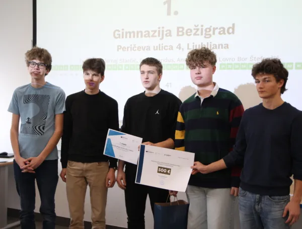 Mednarodno tekmovanje N&aacute;boj na UP FAMNIT združilo dijake iz vse Slovenije