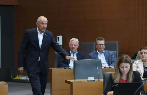 Janez Jan&scaron;a, SDS