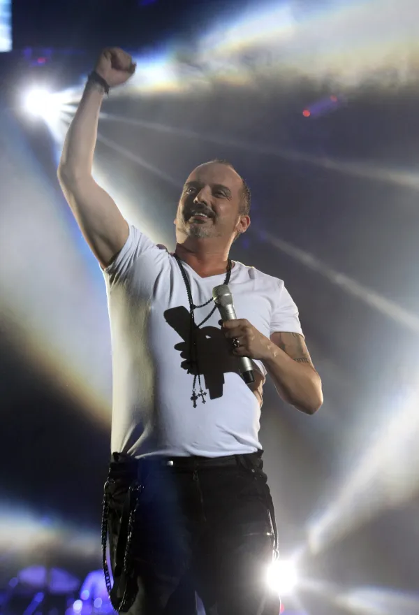 Tony Cetinski bi moral na dan žena nastopiti v veliki dvorani SPENS v Novem Sadu.