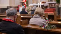 Sentvid.Bogosluzje v Sentvidu in blagoslov butare velikanke pred cerkvijo.
