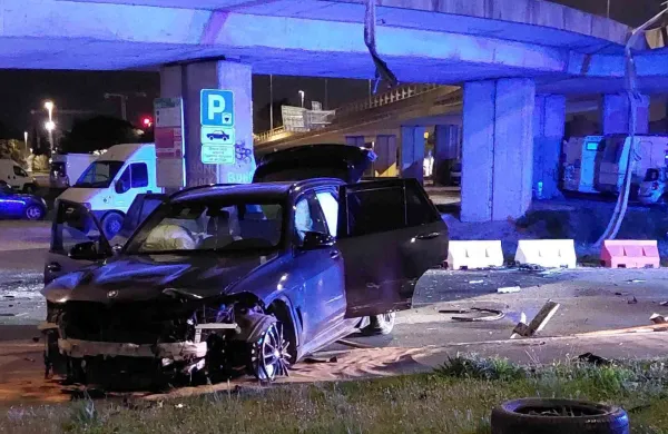 Pijani Ljubljančan prebil ograjo, poletel in trdo pristal (FOTO)