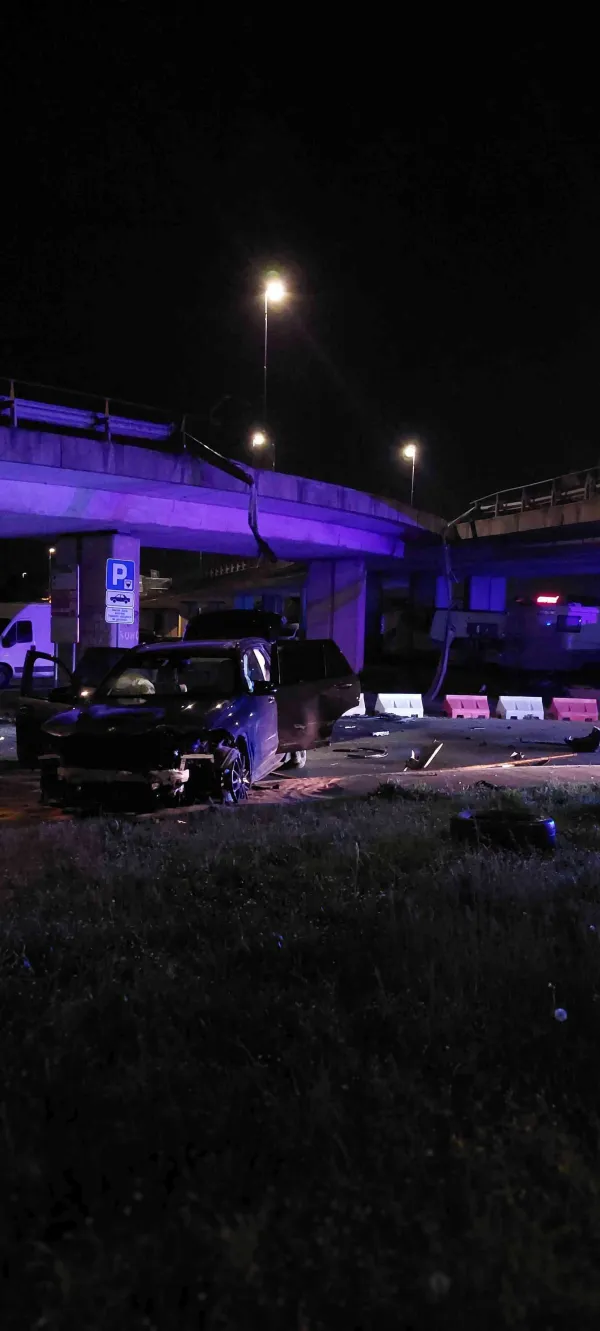 Pijani Ljubljančan prebil ograjo, poletel in trdo pristal (FOTO)