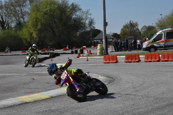 Mini cestno hitrostni motociklizem: Vrtojbenci in Koprčani pobrali skoraj vse