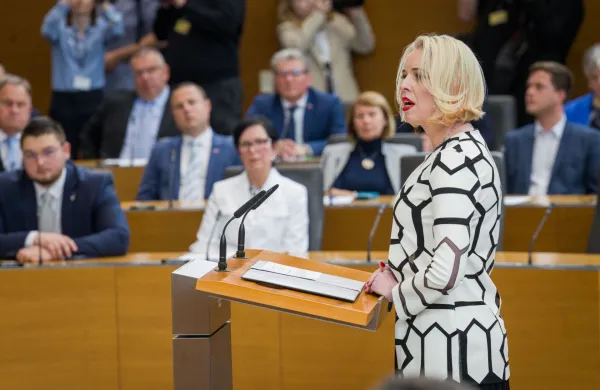 Dosedanja predsednica DZ Ur&scaron;ka Klakočar Zupančič.