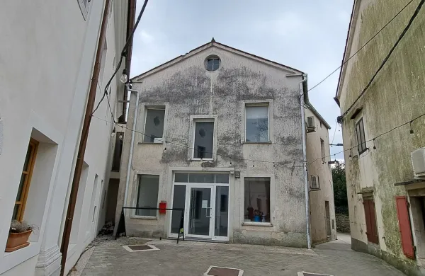 Kak&scaron;na usoda čaka stavbo, kjer je nekoč domovala LIčna hi&scaron;a?