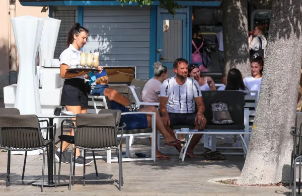 Koper, 17.08.2021Turizem, Gostinstvo, Gostinski lokal terasa, Kapitanija
