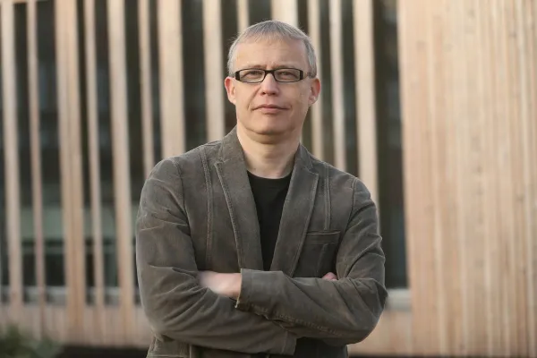 Afera TE&Scaron;6: je Matej Lahovnik zlorabil položaj ministra?