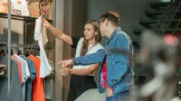 Lahko, da je kak&scaron;no oblačilo v&scaron;eč va&scaron;emu partnerju, a morda je povsem v nasprotju z va&scaron;im osebnim slogom. Va&scaron;e počutje je na prvem mestu. 
