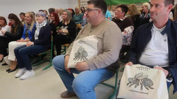 Z upadanjem &scaron;tevila podružničnih &scaron;ol usiha tudi utrip v vaseh
