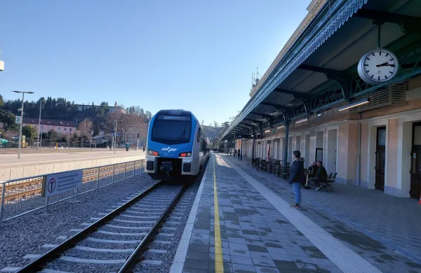 železni&scaron;ka postaja Nova Gorica nadgradnja vlaki novost februar povezava Gorica Nova Gorica 