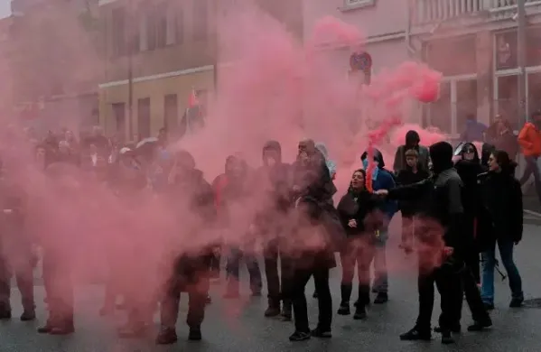 Lanskoletni protestni shod anarhistov, antifa&scaron;istov in komunistov kolektiva Burjana ob 25. aprilu