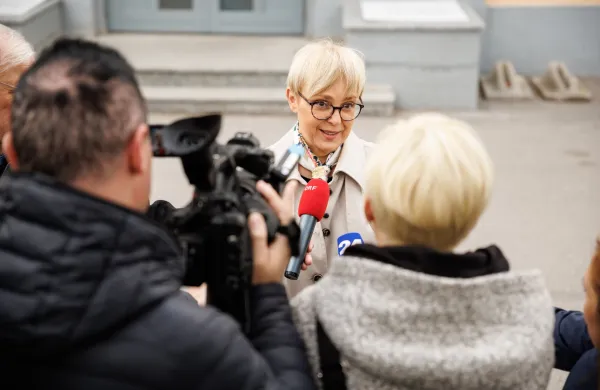 Radomlje, Kulturni dom.Volitve v drzavni zbor 2026.Izjava za medije predsednice republike Natase Pirc Musar ob oddaji glasu.