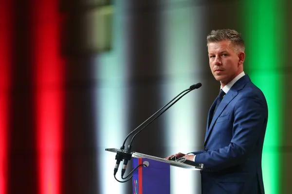 Vodja madžarske opozicijske stranke Tisza, zmagovalke parlamentarnih volitev, Peter Magyar.