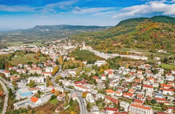 Cene rabljenih stanovanj na Krasu tik nad državnim povprečjem
