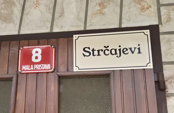 Hi&scaron;na imena, tablica &Scaron;trenarjeviPivka