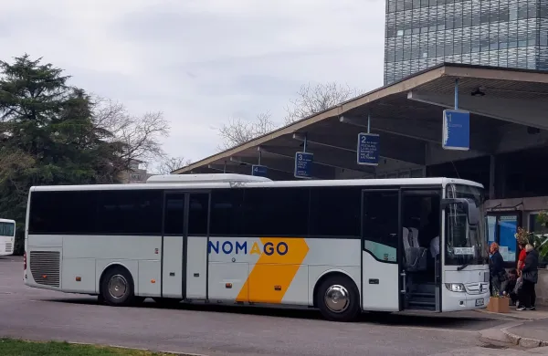 Nomagu ni znano, zakaj nekateri pobirajo potnike na Kidričevi ulici