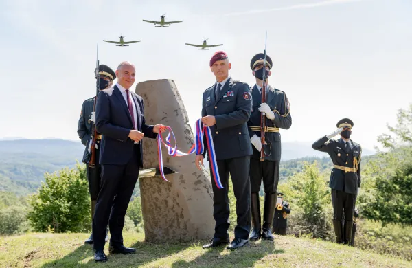 spomenik pilotu Suhorje