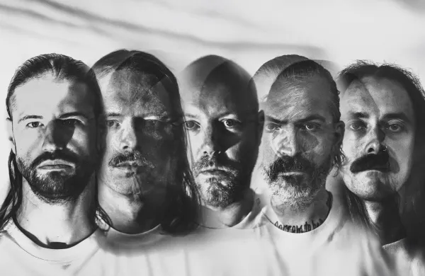 Nem&scaron;ki Ultha so z albumom A Light So Dim premikajo meje black metala.