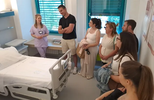 &Scaron;empetrske babice so bodočim star&scaron;em predstavile psihično in telesno pripravo na lep&scaron;i in lažji porod.