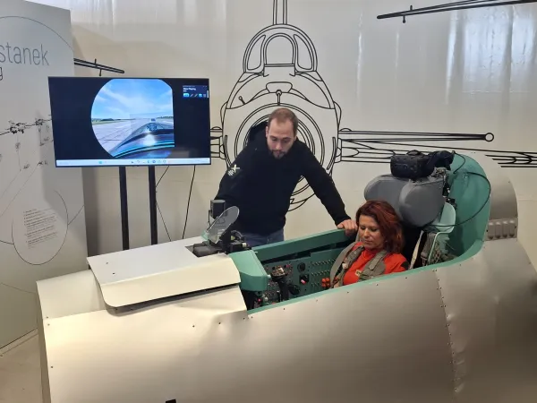 Simulator letenja z letalom MIG 21
