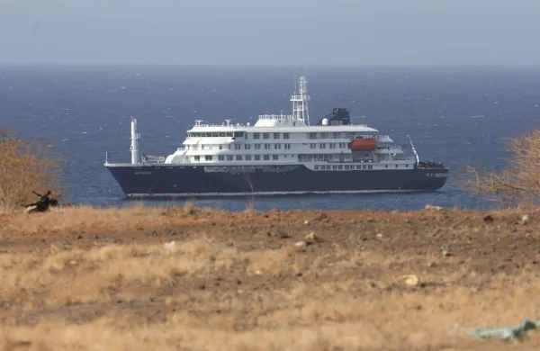 Izbruh hantavirusa se je pojavil na krizarki MV Hondius, ki je z okoli 150 potniki in člani posadke na krovu pred tedni odplula iz Argentine proti Zelenortskim otokom.