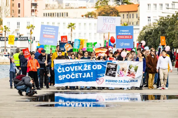 Del prebivalcev vznemirja napovedani Pohod za življenje v Kopru, po spletu zakrožila tudi peticija
