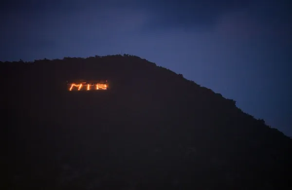 Na Sabotinu ob napisu TITO zasvetil tudi napis MIR