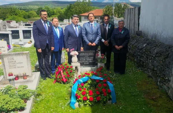 Občina Sežana je danes,, gostila velepo slanika Republike Kazahstan v Republiki Sloveniji, Altaya Abibullayeva.  župan Andrej Sila in podžupanja Vanja Jelen, častni konzul Republike Kazahstan v Republiki Sloveniji Dimitrij Piciga. 