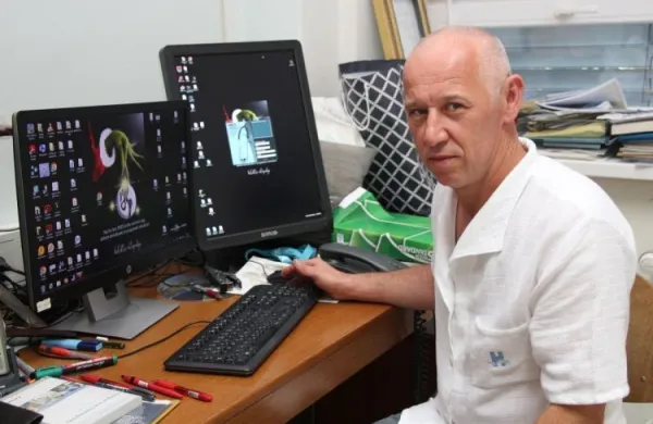 Rekorden dobiček zasebne klinike, v kateri dela odpu&scaron;čeni novome&scaron;ki ortoped