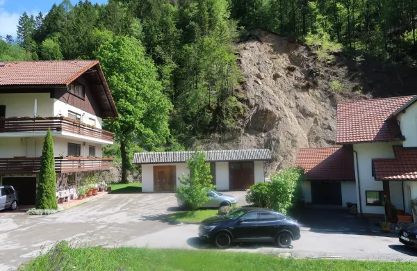 Občina Cerkno: Ogroženi kot Don Kihoti živijo v pripravljenosti na beg