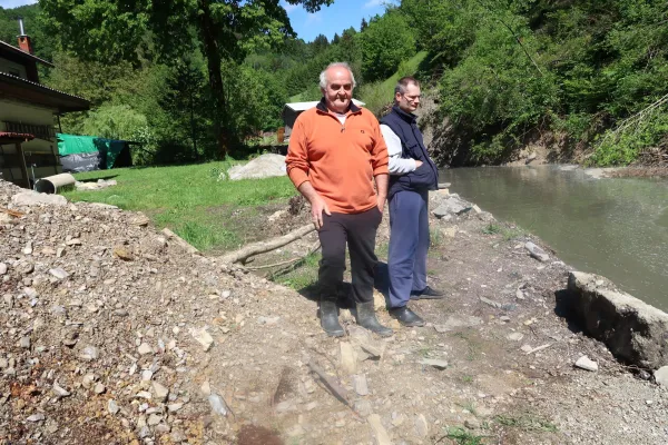 Občina Cerkno: Ogroženi kot Don Kihoti živijo v pripravljenosti na beg