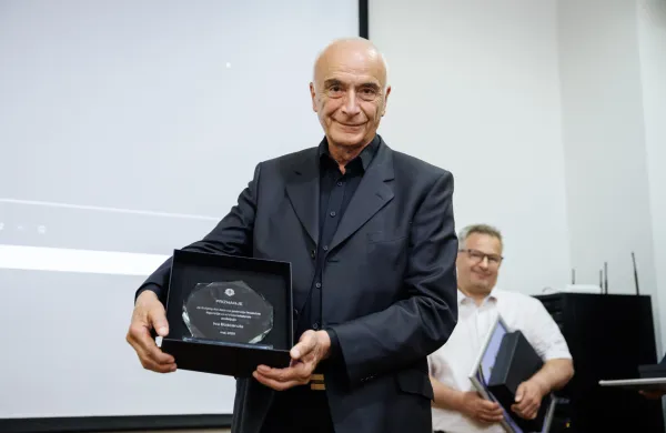Ivo Boscarol je prejel priznanje za življenjsko delo na področju letalstva.