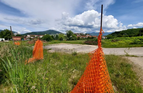 Izvajalci predragi, ob Kornu &scaron;e ne bodo gradili